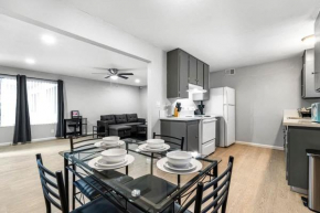 Charming Two Bedroom Sleeps 6 Close To Strip